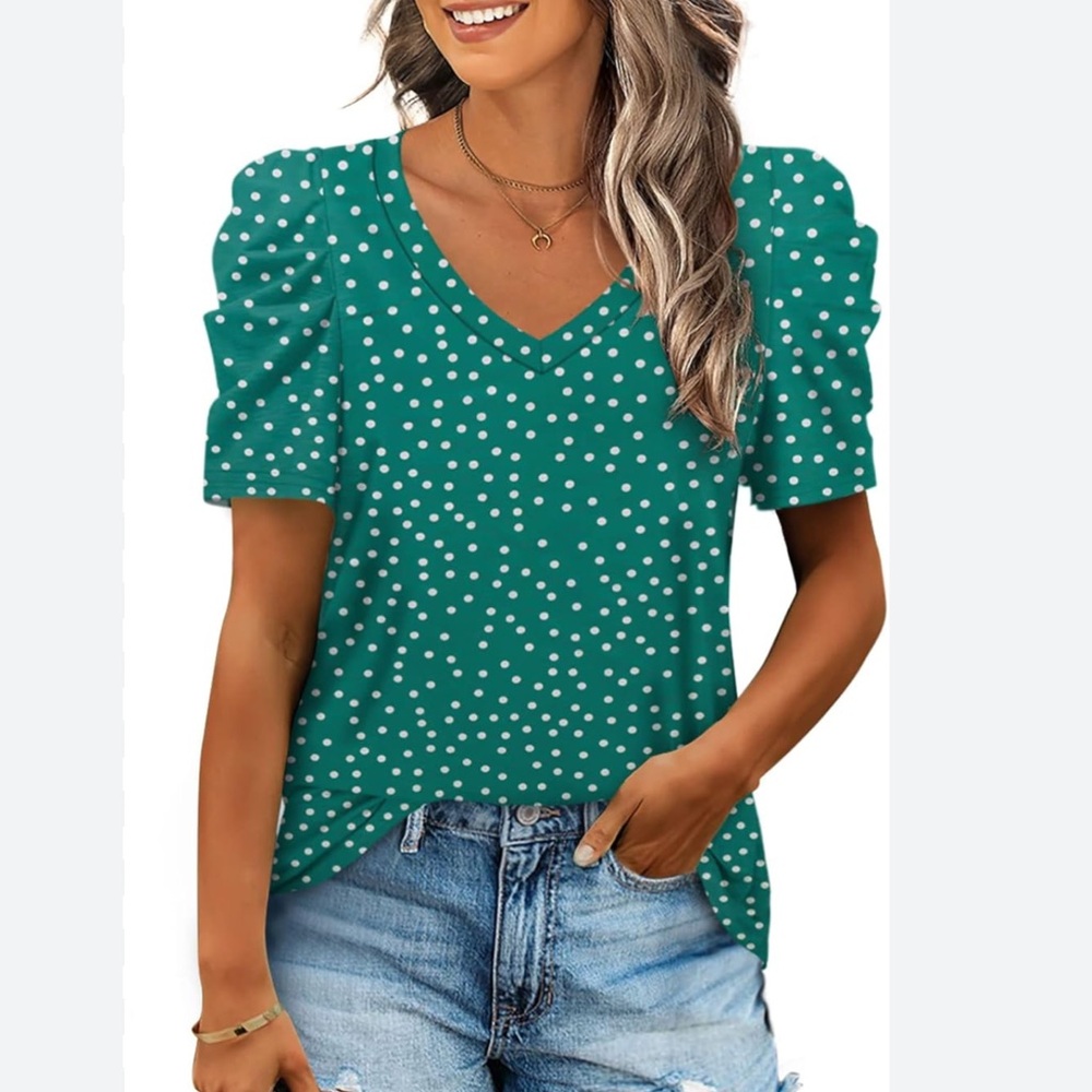Polka dot puff sleeve top in M